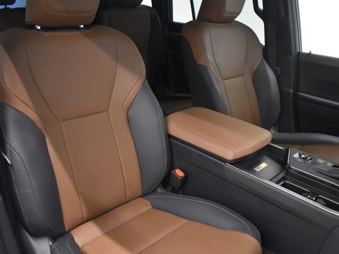 Used 2024 Lexus GX 550 w/ Cold Area Package AWD/4WD image 6