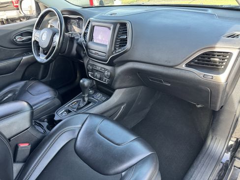 Used 2020 Jeep Cherokee Latitude Plus w/ Cold Weather Group image 37