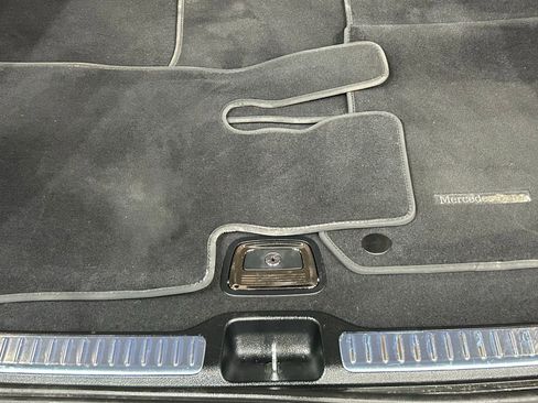 Used 2022 Mercedes-Benz GLC 300 4MATIC image 36