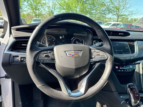 Used 2023 Cadillac XT6 Premium Luxury w/ LPO, Floor Liner Package AWD/4WD image 11