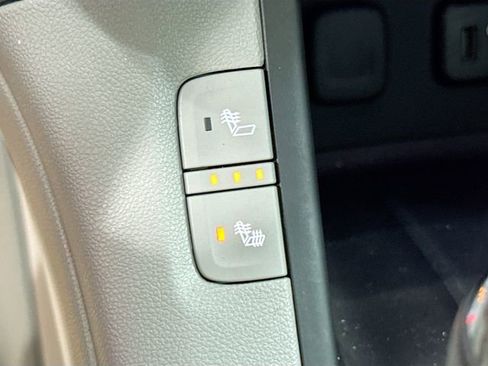 Used 2018 GMC Acadia SLT image 21