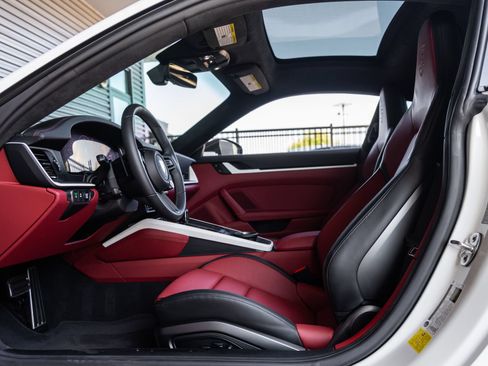 Certified 2026 Porsche 911 Carrera GTS RWD image 30