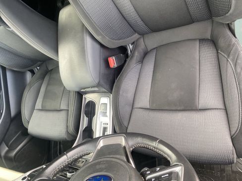 Used 2022 Subaru Ascent Premium w/ Convenience Package image 16