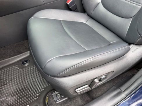 Used 2023 Toyota RAV4 XLE Premium image 17