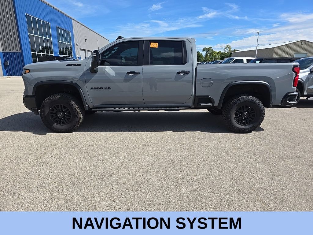 Used 2025 Chevrolet Silverado 2500 ZR2 w/ Technology Package AWD/4WD image 3