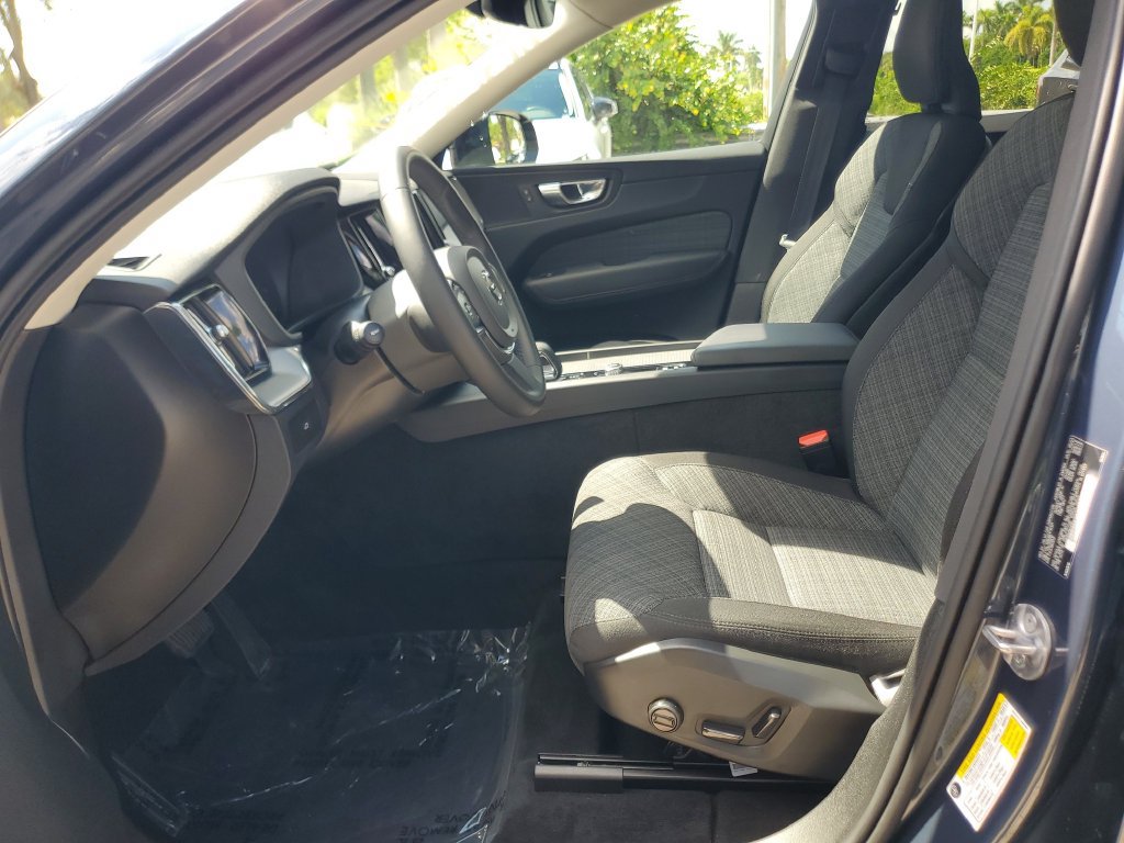 Certified 2024 Volvo XC60 B5 Core AWD/4WD image 16