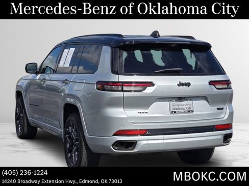 Used 2023 Jeep Grand Cherokee L Summit AWD/4WD image 4