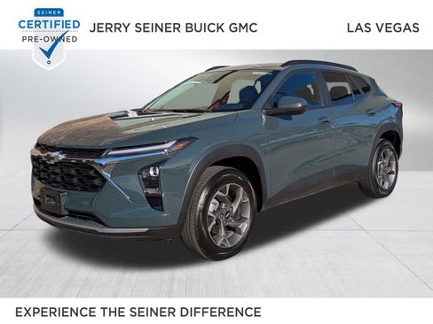 Certified 2025 Chevrolet Trax LT w/ Driver Confidence Package image 1