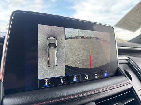 Used 2023 Chevrolet Suburban RST w/ Luxury Package image 18