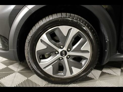 Used 2020 Kia Niro EX Premium w/ Cold Weather Package FWD image 30