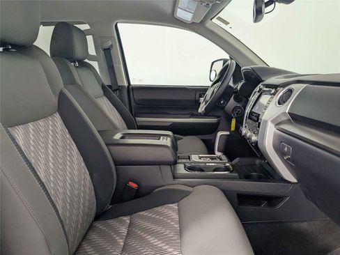 Used 2018 Toyota Tundra SR5 w/ TRD Off Road Package AWD/4WD image 31