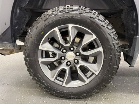 Used 2024 Chevrolet Silverado 1500 LT AWD/4WD image 21