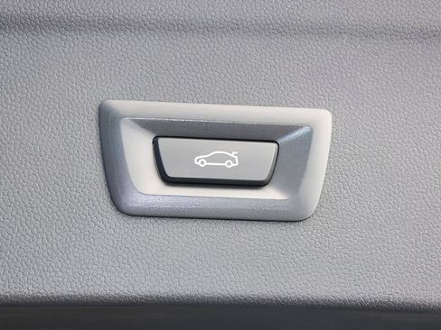 Used 2025 BMW iX M60 image 35