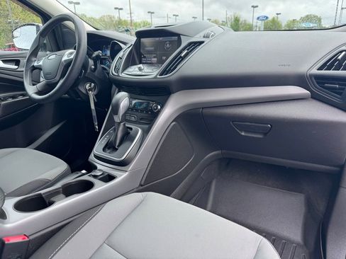 Used 2014 Ford Escape SE w/ Equipment Group 201A FWD image 17