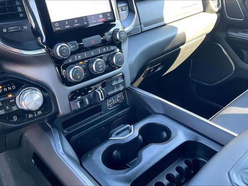 Used 2022 RAM 1500 Laramie AWD/4WD image 15