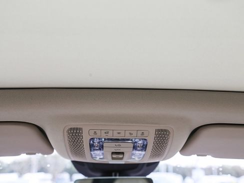 Used 2024 Mercedes-Benz GLS 580 4MATIC image 13