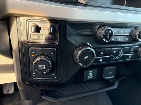 Used 2023 Ford F350 XLT image 33