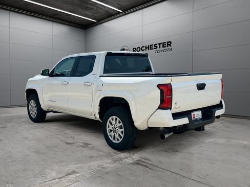 Certified 2025 Toyota Tacoma SR5 AWD/4WD image 3