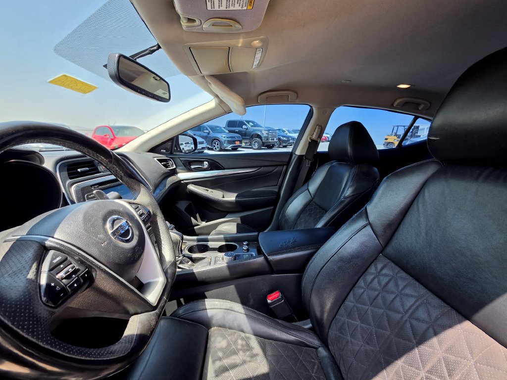 Used 2017 Nissan Maxima SR w/ Midnight Edition FWD image 13
