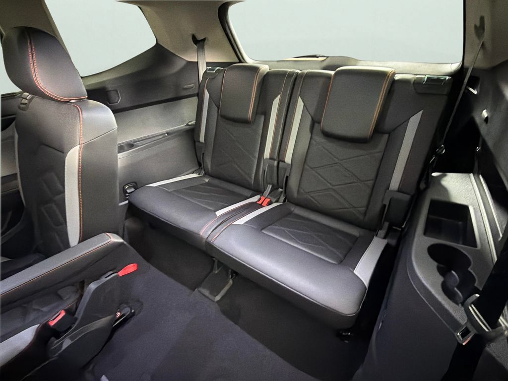 Used 2025 Volkswagen Atlas Peak Edition SE AWD/4WD image 30