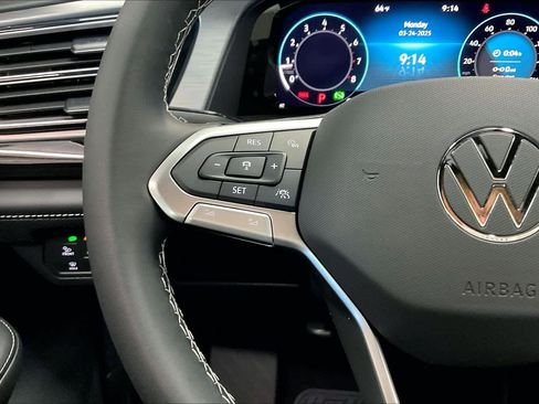 New 2025 Volkswagen Atlas Cross Sport SE image 17