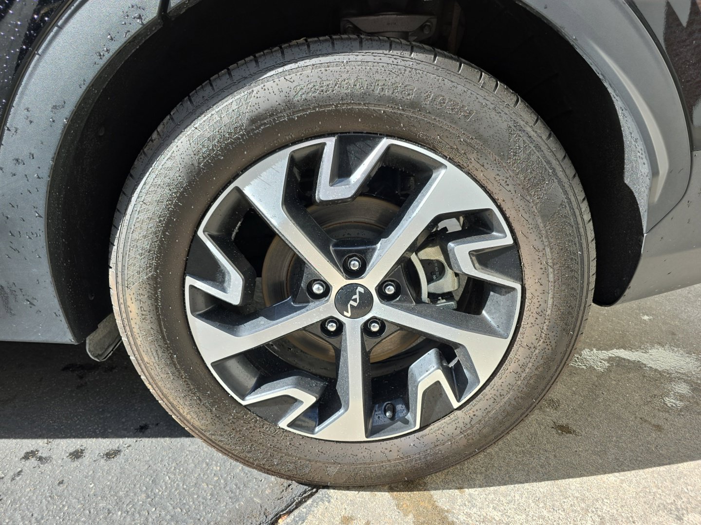 Used 2024 Kia Sportage EX FWD image 23