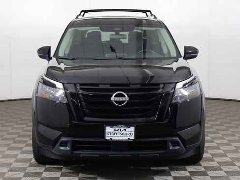 Used 2024 Nissan Pathfinder SV w/ Black Appearance Package AWD/4WD image 11