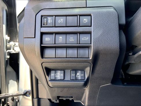 Used 2024 Toyota Tacoma Limited AWD/4WD image 33