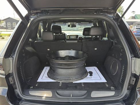 Used 2014 Jeep Grand Cherokee Limited w/ Trailer Tow Group IV AWD/4WD image 17