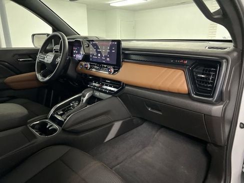 Used 2025 GMC Canyon AT4 image 29