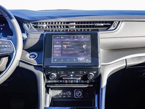 New 2025 Jeep Grand Cherokee Laredo X w/ Luxury Tech Group I image 14