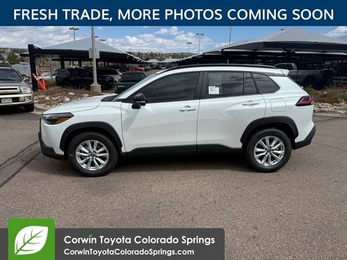Used 2026 Toyota Corolla Cross LE AWD/4WD image 5
