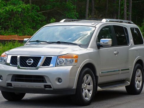 Used 2011 Nissan Armada SL image 3