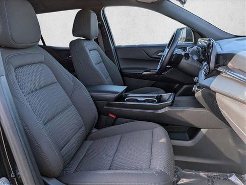 Used 2025 Chevrolet Equinox LT FWD image 21