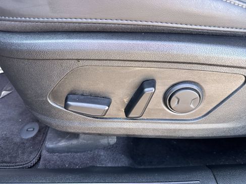 Used 2025 Kia Sorento S w/ Panoramic Sunroof Package FWD image 14