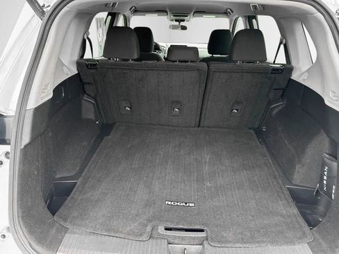 Used 2024 Nissan Rogue SV FWD image 9