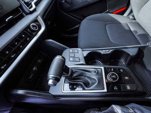 Used 2024 Kia Sportage LX image 22