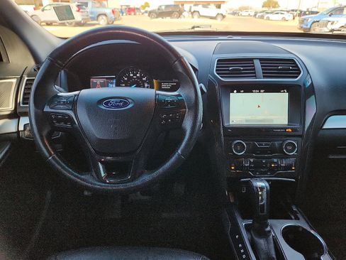Used 2017 Ford Explorer XLT w/ Equipment Group 202A image 11