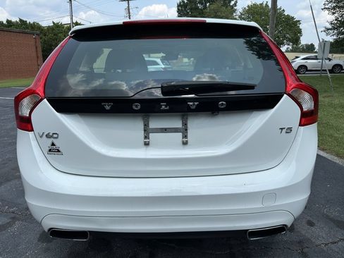 Used 2017 Volvo V60 T5 Premier w/ Convenience Package FWD image 6