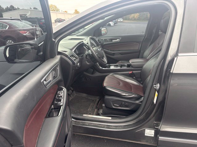 Used 2020 Ford Edge Titanium w/ Equipment Group 301A AWD/4WD image 5