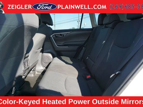 Used 2021 Toyota RAV4 LE AWD/4WD image 11