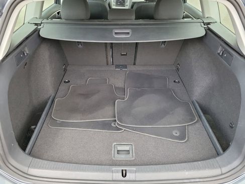 Used 2016 Volkswagen Golf S FWD image 10