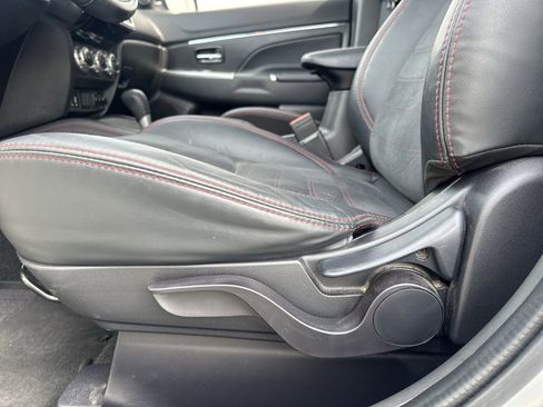 Used 2022 Mitsubishi Outlander Sport SE image 12