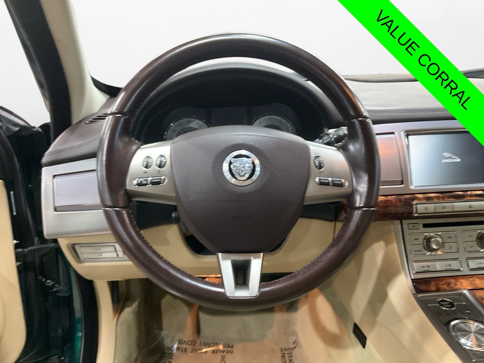 Used 2009 Jaguar XF Premium RWD image 12