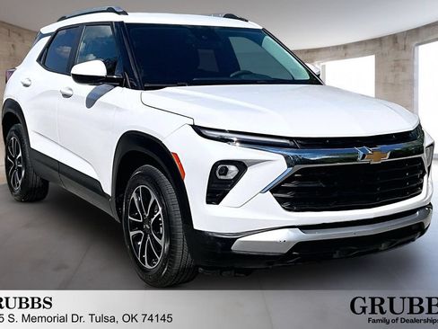 Used 2026 Chevrolet TrailBlazer LT FWD image 1