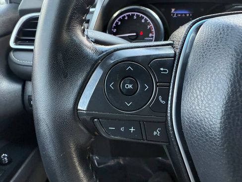 Used 2018 Toyota Camry SE w/ Moonroof Package FWD image 14