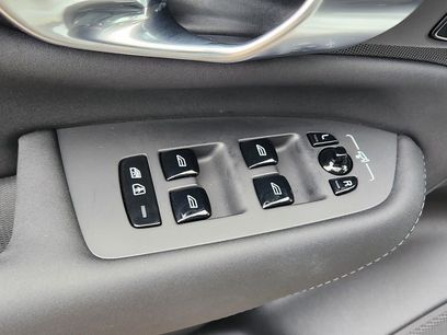 New 2025 Volvo XC90 B6 Core w/ Protection Package Premier