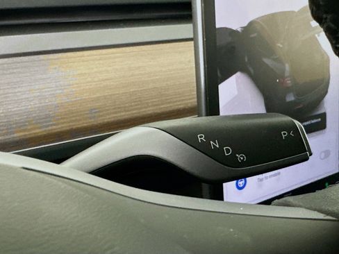 Used 2023 Tesla Model Y Performance image 23