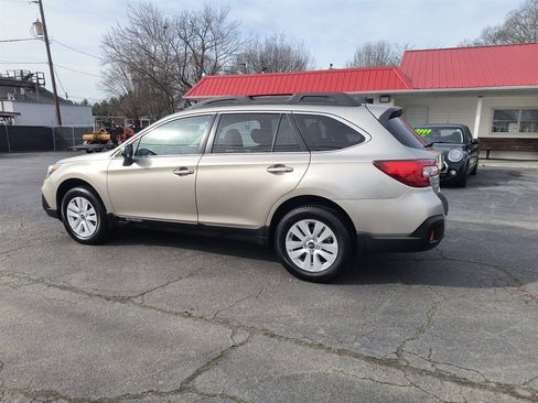 Used 2019 Subaru Outback 2.5i Premium w/ Popular Package #2 image 3