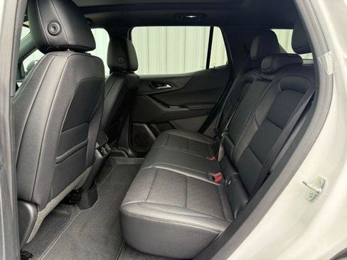 New 2026 Chevrolet Equinox LT w/ Convenience Package II FWD image 5